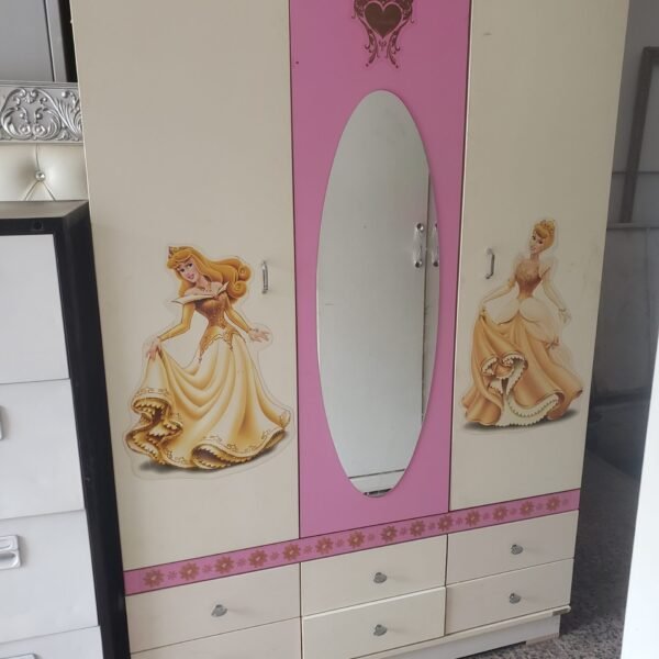 دولاب خارجي