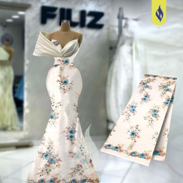 وهو مطرز موردة