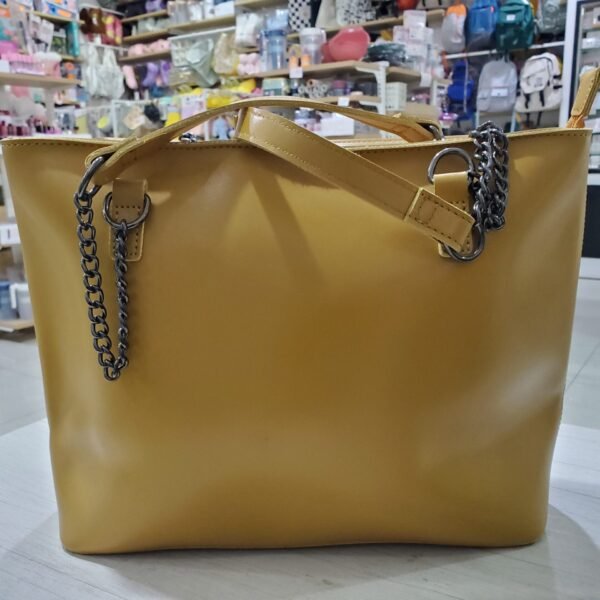 شنطة نسائيه