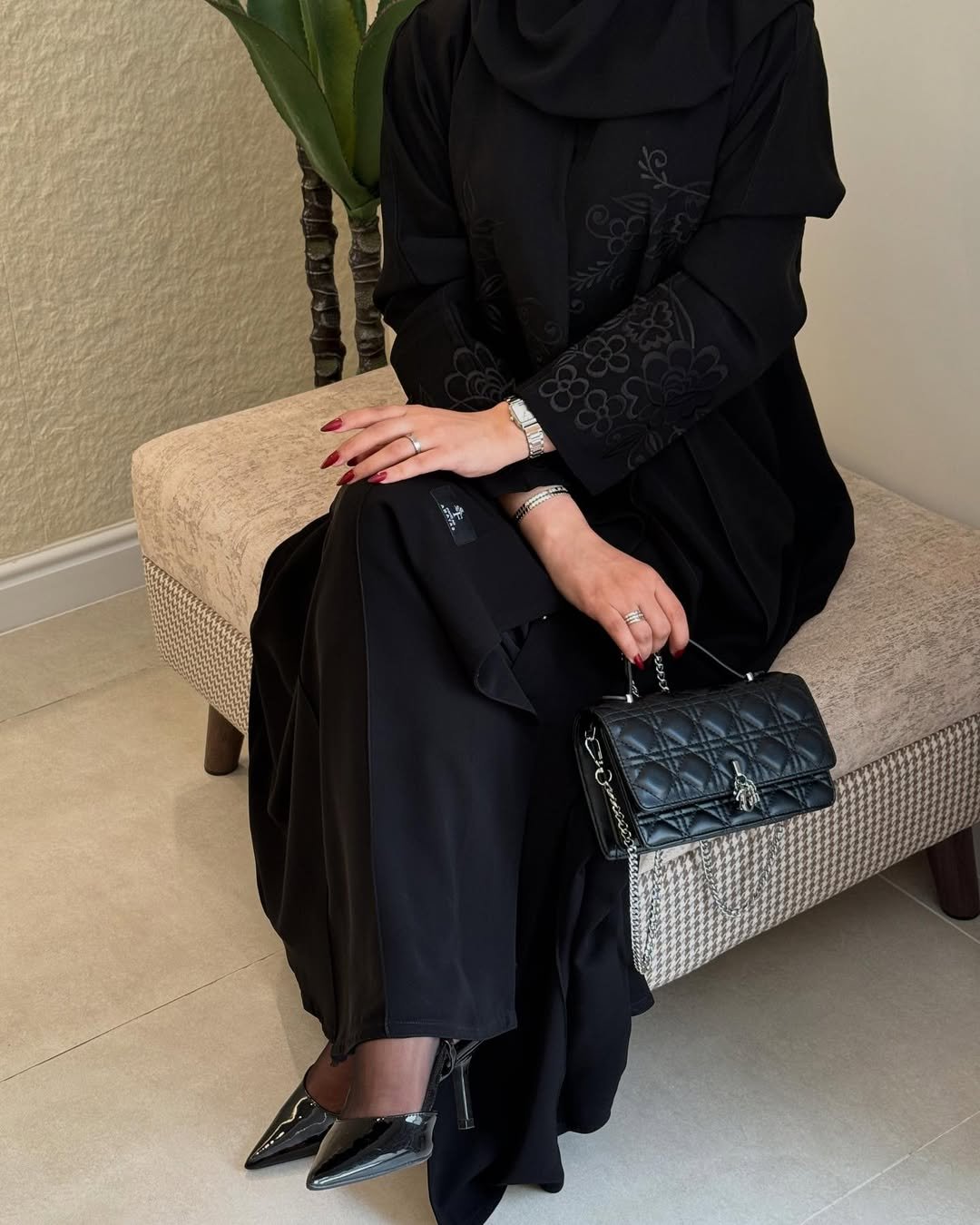 عبايه تطريز قصه نص كلوش - الصورة 3