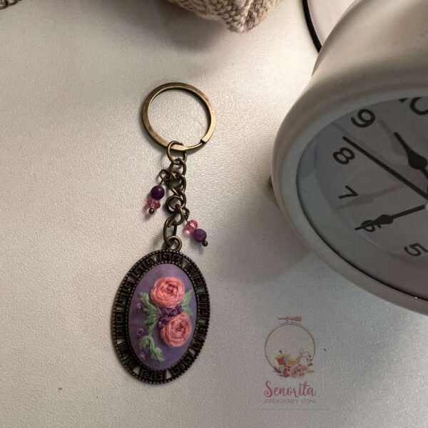 ميدالية تطريز