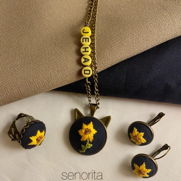 طقم تطريز بإطار قطة