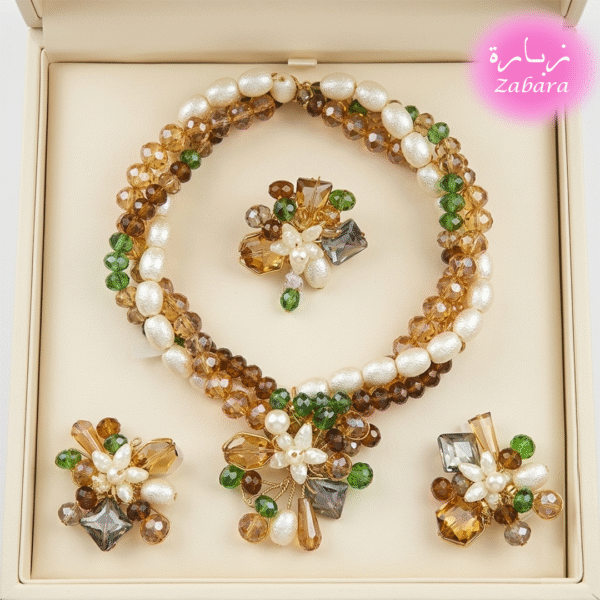 طقم إكسسوار نسائي فاخر بالكريستال الذهبي والأخضر واللؤلؤ