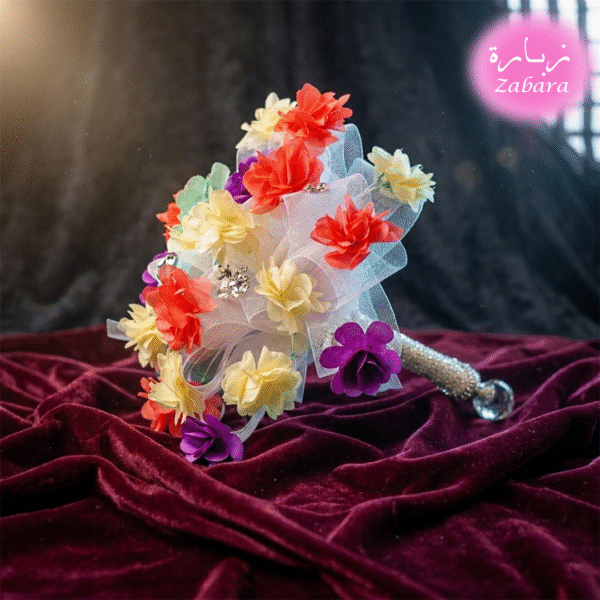 بوكيه ورد ملون بتصميم ناعم ومقبض لامع