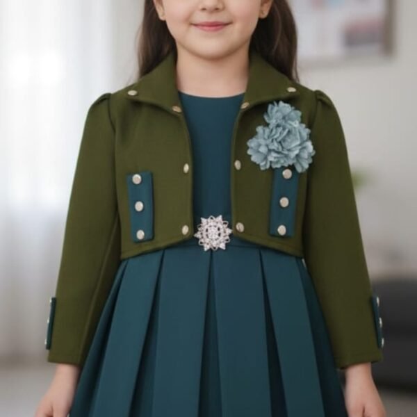 فستان بناتي تركواز بكسرات مع جاكيت زيتي مزين بوردة