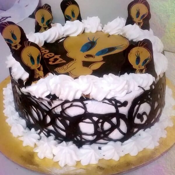 كيكة أطفال بتصميم تويتي