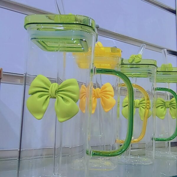 قلاص فيونكه مربع مع مصاصه