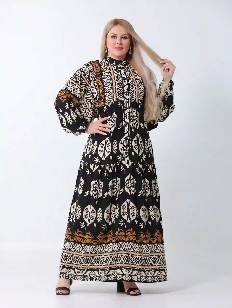 تونيك نسائي أسود بنقشات نباتية بيج وبنية