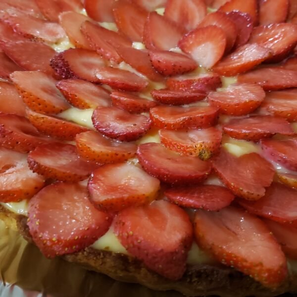 تارت الفراوله والكستر كبير