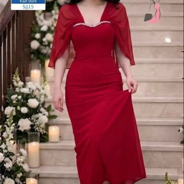فستان Rosa فاخر بتفاصيل كريستال