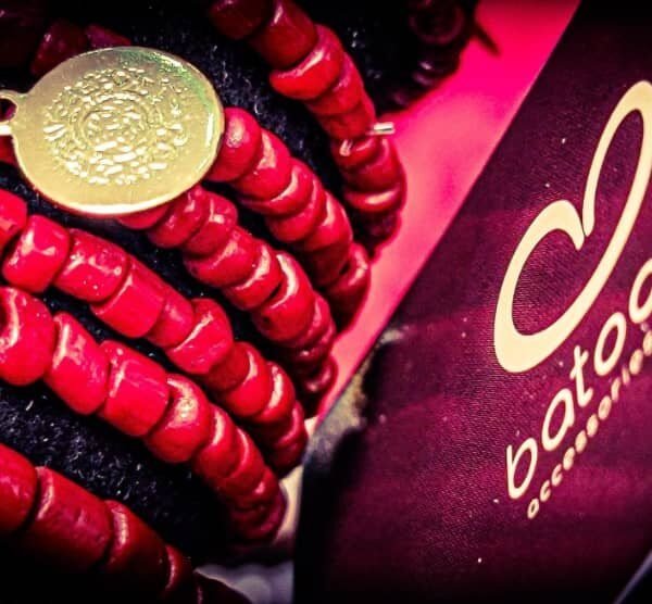 أساور مرجان أحمر وعملات ذهبية فاخرة | Batool Accessories.
