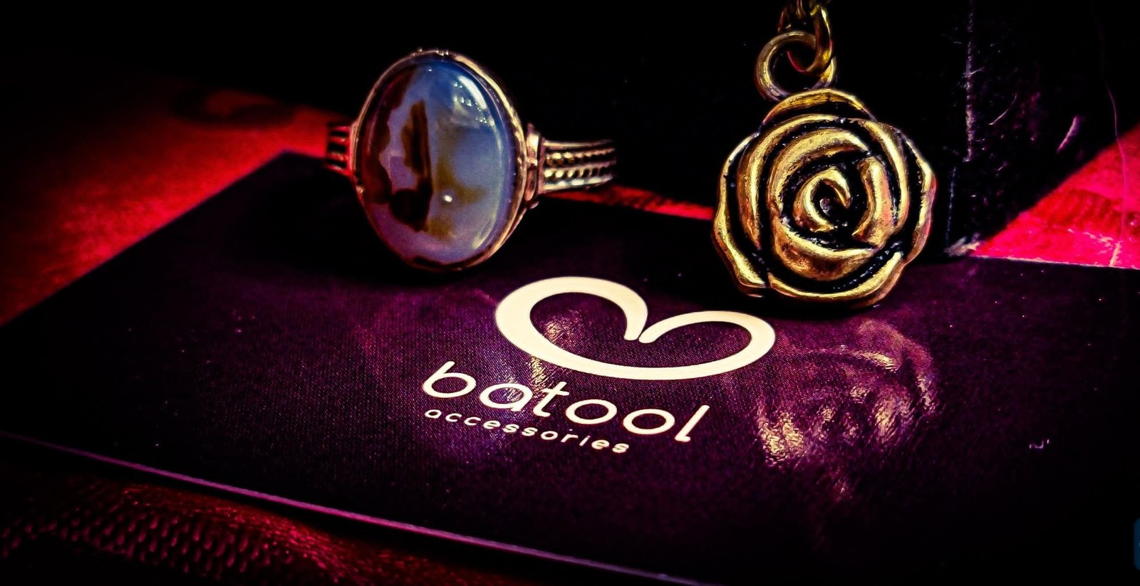 خاتم عقيق وقلادة وردة ذهبية | Batool Accessories.