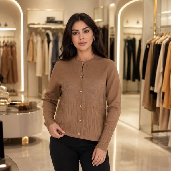 فنيله نسائية كارديغان بني بتفاصيل ملكية
